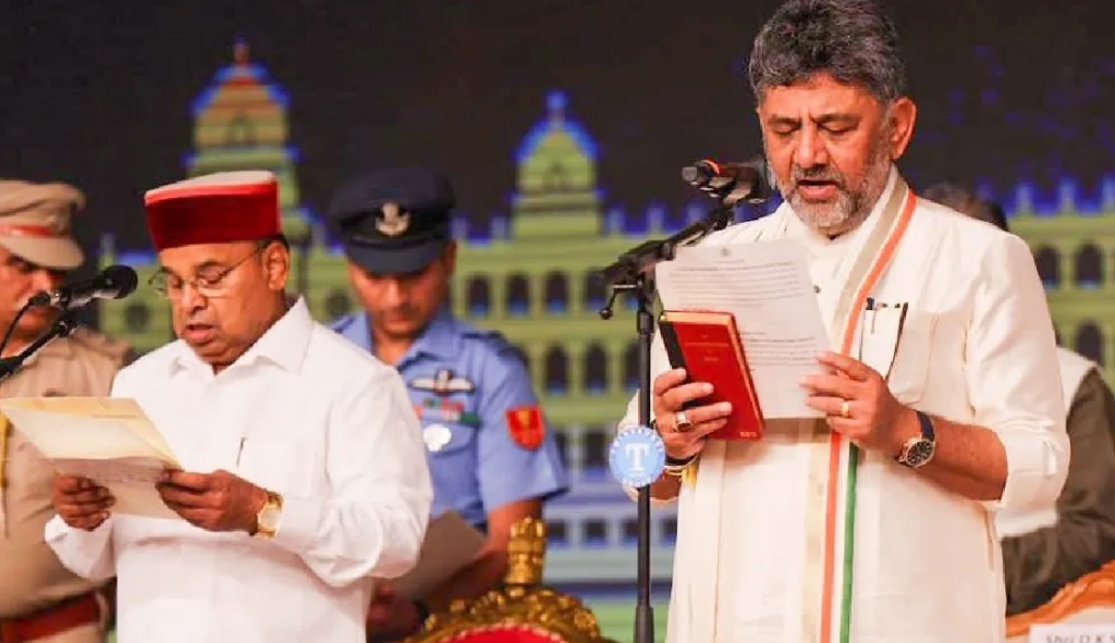 ಕರ್ನಾಟಕದ 25ನೇ ಮುಖ್ಯಮಂತ್ರಿಯಾಗಿ ಡಿ ಕೆ ಶಿವಕುಮಾರ್ ಪ್ರಮಾಣ ವಚನ ಸ್ವೀಕಾರ