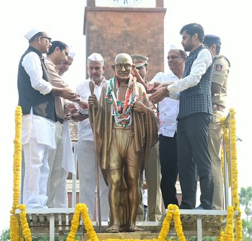 ಮಂಗಳೂರು : ಜಿಲ್ಲಾಡಳಿತದಿಂದ ಗಾಂಧಿ ಜಯಂತಿ ಆಚರಣೆ
